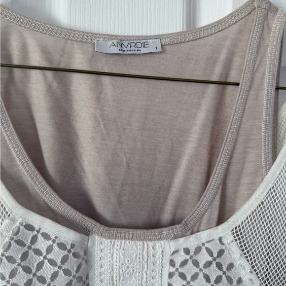 Sleeveless Patterned Dress - Picture 3 of 5